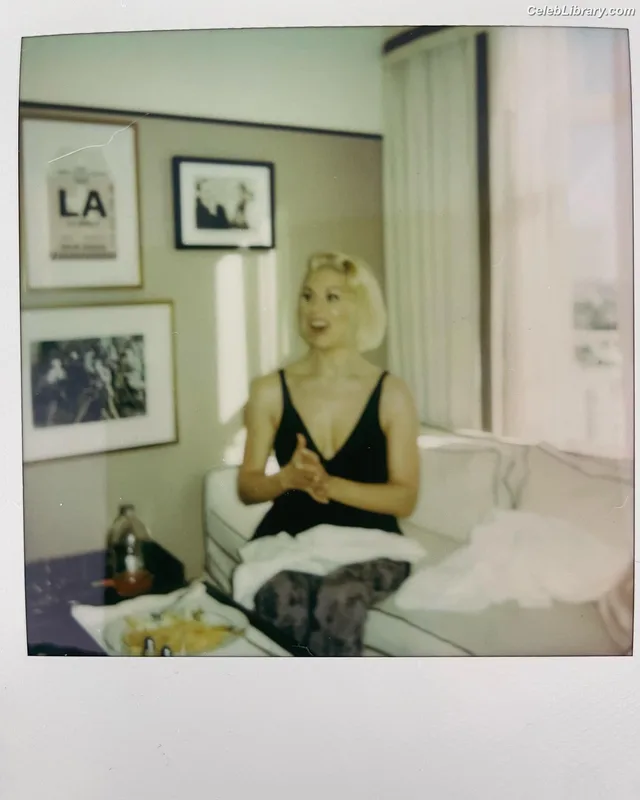 Hannah Waddingham photo 2 of 589