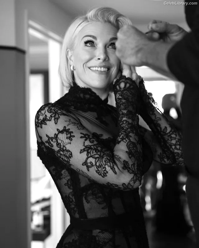 Hannah Waddingham photo 3 of 589