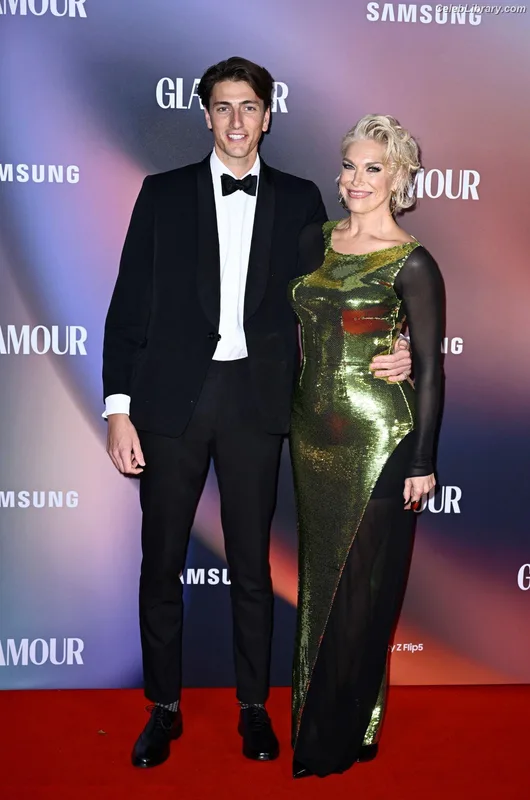 Hannah Waddingham photo 8 of 589
