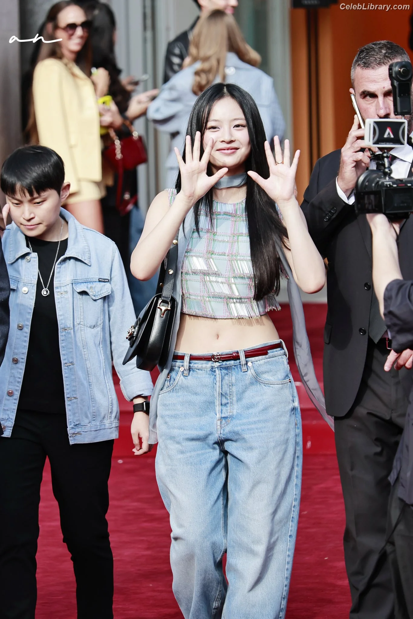 Hanni Pham  Hanni newjeans (NJZ) photo 22 of 819