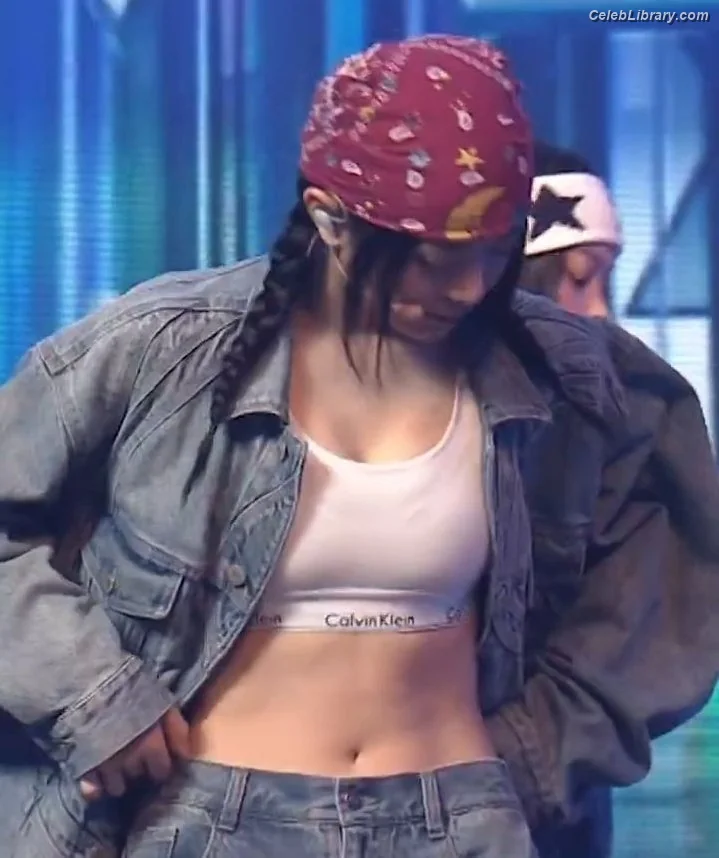 Hanni Pham  Hanni newjeans (NJZ) photo 10 of 819
