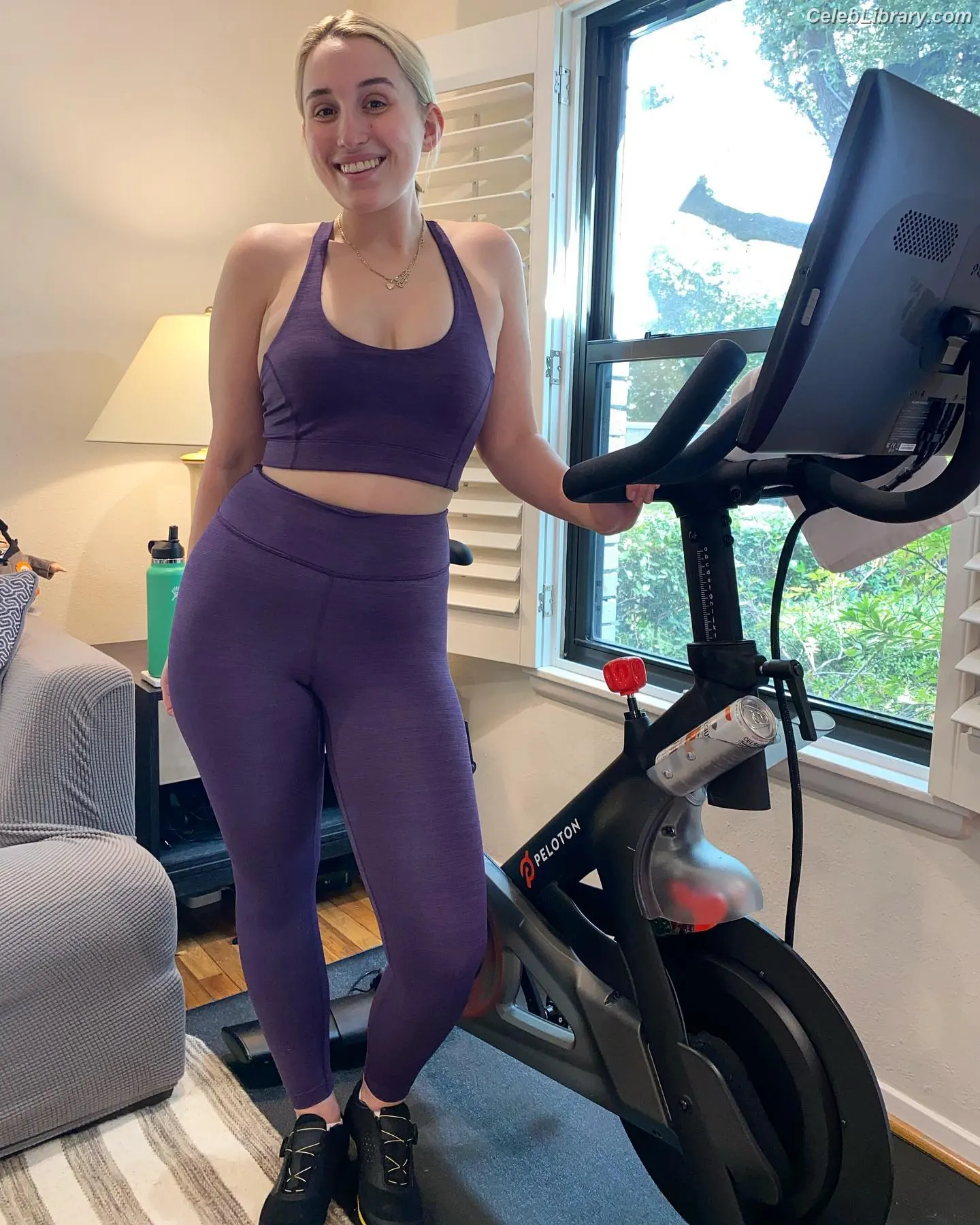 Harley Quinn Smith photo 11 of 499