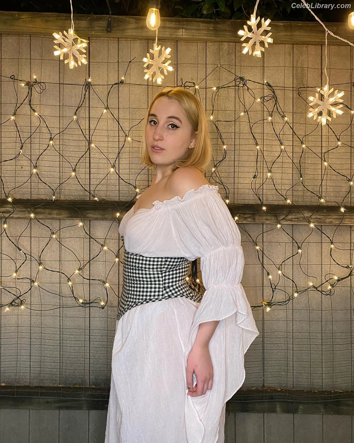 Harley Quinn Smith photo 19 of 499
