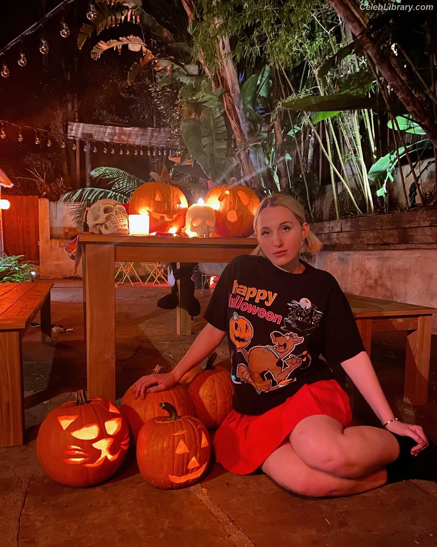 Harley Quinn Smith photo 15 of 499