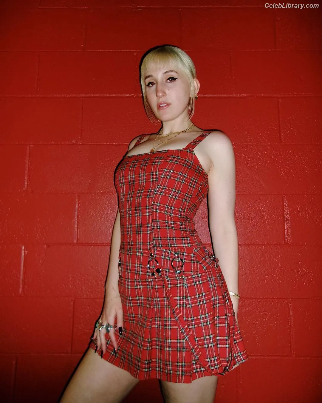 Harley Quinn Smith photo 23 of 499