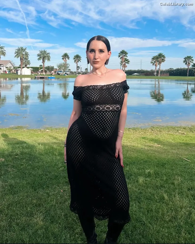 Harley Quinn Smith photo 16 of 499