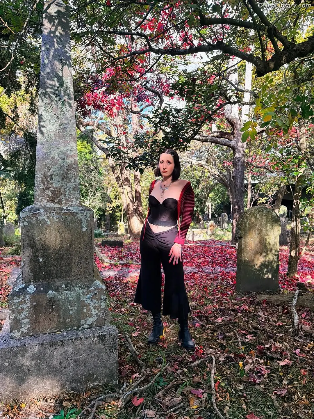 Harley Quinn Smith photo 4 of 499