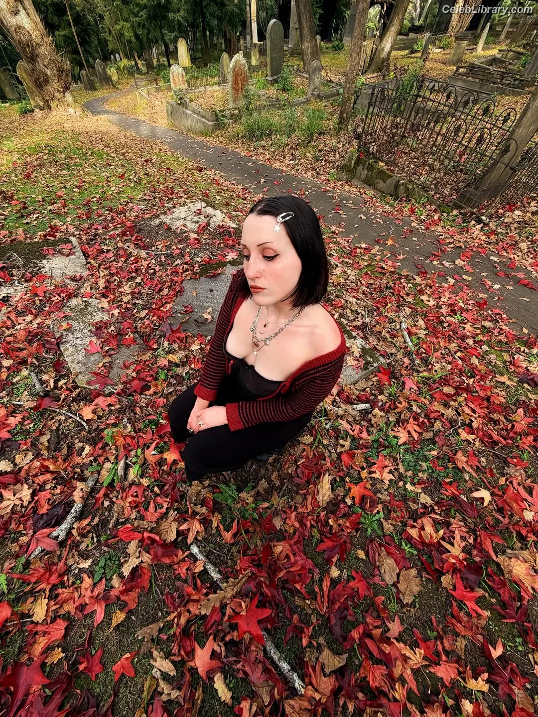 Harley Quinn Smith photo 5 of 499