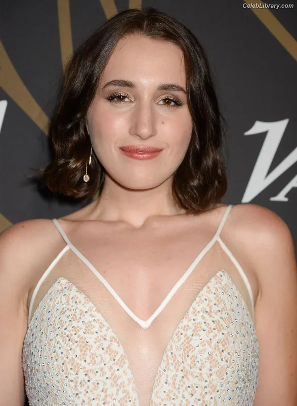 Harley Quinn Smith photo 6 of 500