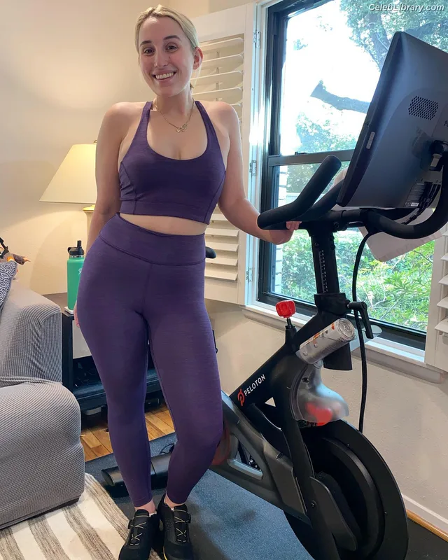 Harley Quinn Smith photo 11 of 500
