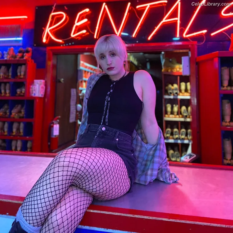 Harley Quinn Smith photo 7 of 500