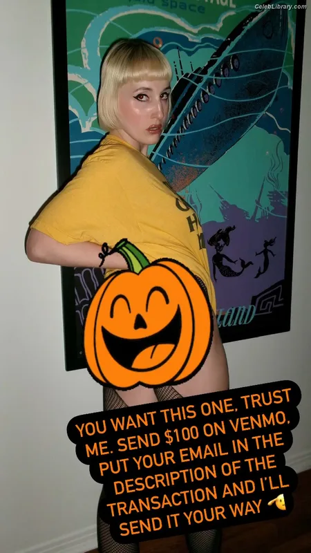 Harley Quinn Smith photo 18 of 500
