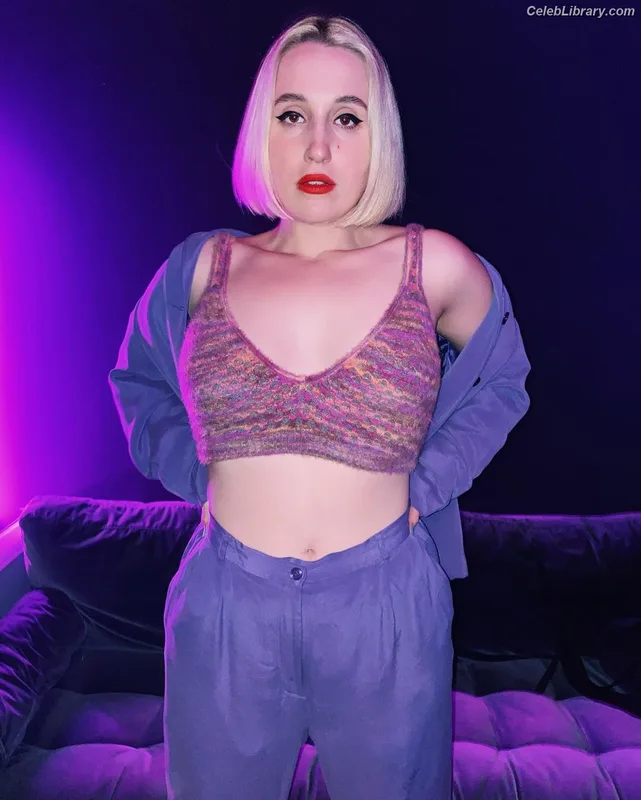 Harley Quinn Smith photo 17 of 500