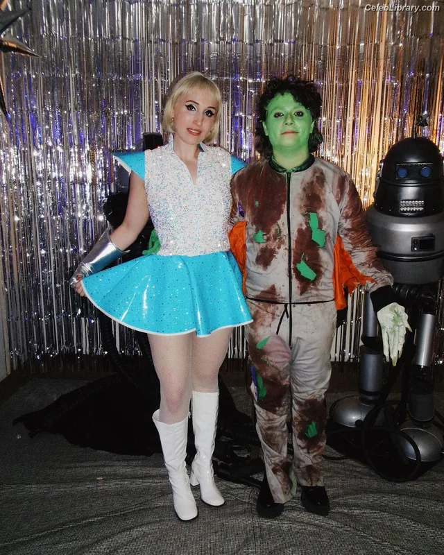 Harley Quinn Smith photo 7 of 500