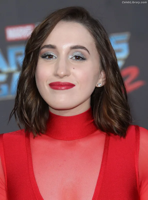 Harley Quinn Smith photo 13 of 500
