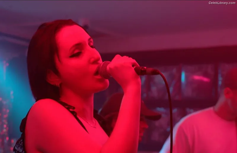 Harley Quinn Smith photo 21 of 500