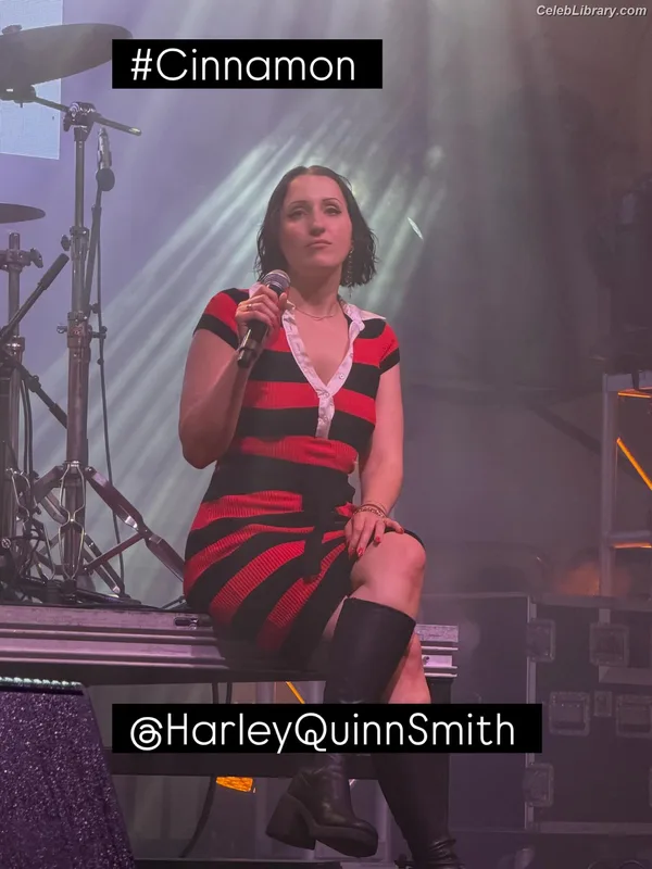 Harley Quinn Smith photo 21 of 500
