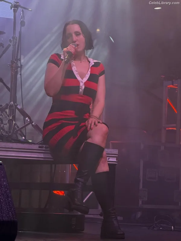 Harley Quinn Smith photo 24 of 500
