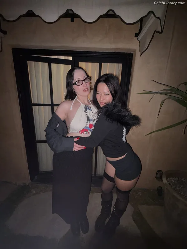 Harley Quinn Smith photo 3 of 500