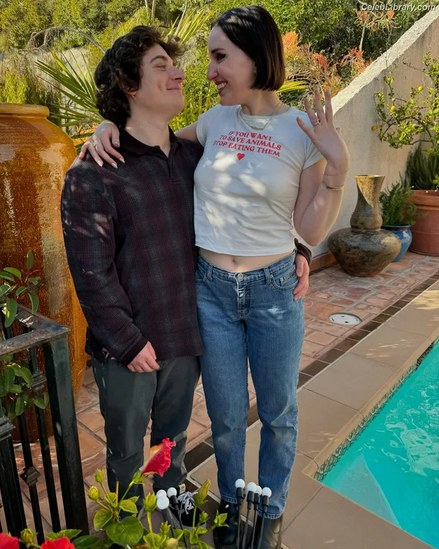 Harley Quinn Smith photo 5 of 500
