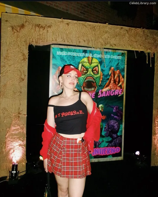 Harley Quinn Smith photo 10 of 500