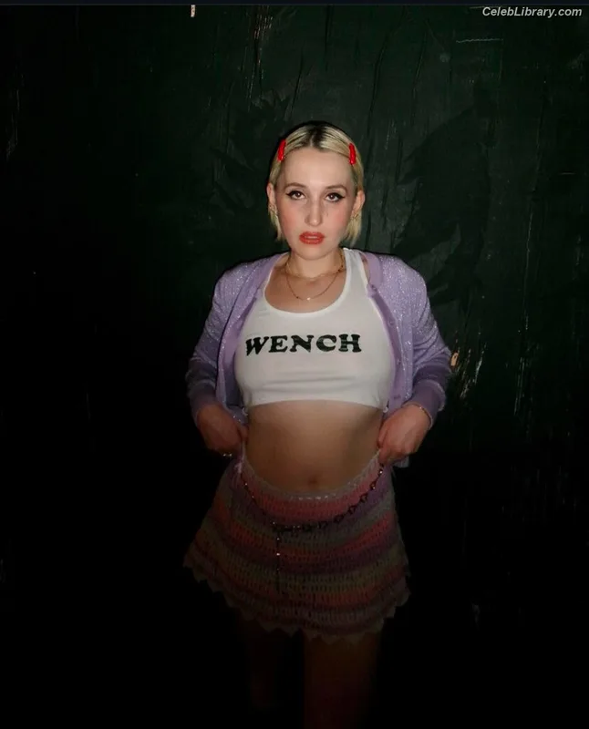 Harley Quinn Smith photo 11 of 500