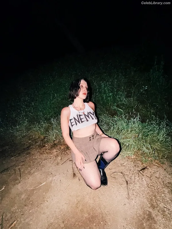 Harley Quinn Smith photo 12 of 500