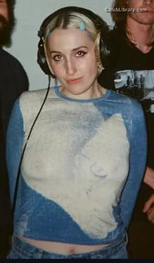 Harley Quinn Smith photo 5 of 500