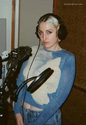 Harley Quinn Smith photo 6 of 500
