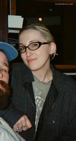 Harley Quinn Smith photo 7 of 500
