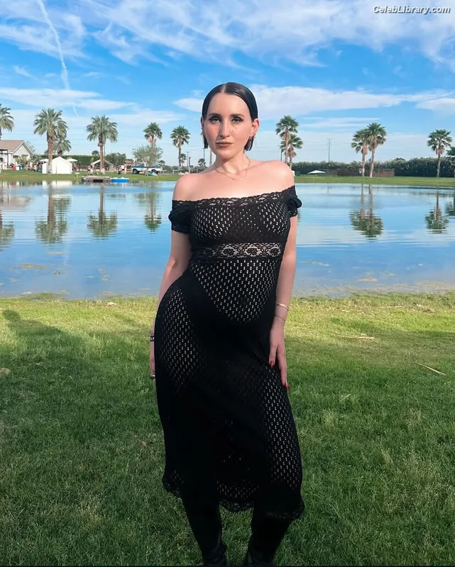 Harley Quinn Smith photo 16 of 500