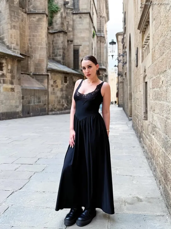 Harley Quinn Smith photo 20 of 500