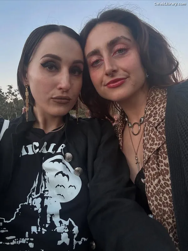 Harley Quinn Smith photo 2 of 500