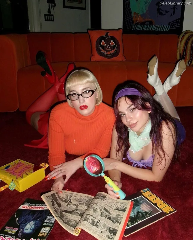 Harley Quinn Smith photo 10 of 500