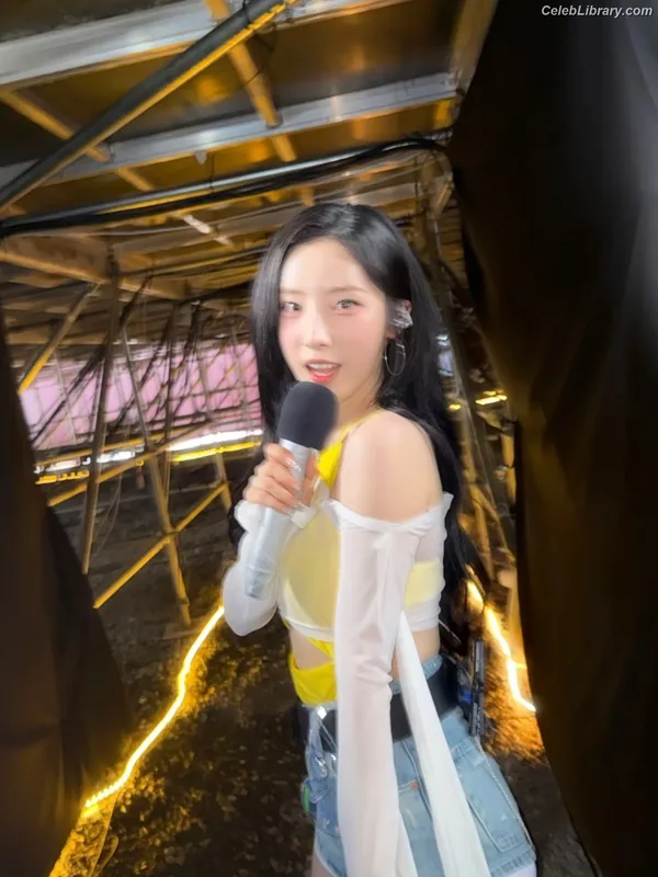 HaSeul (ARTMS LOONA) photo 2 of 7