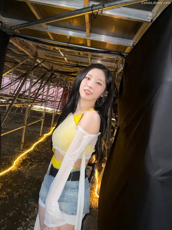 HaSeul (ARTMS LOONA) photo 4 of 7