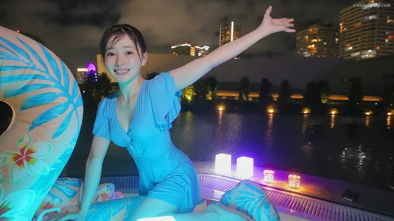 Hayata Yuriko photo 1 of 11