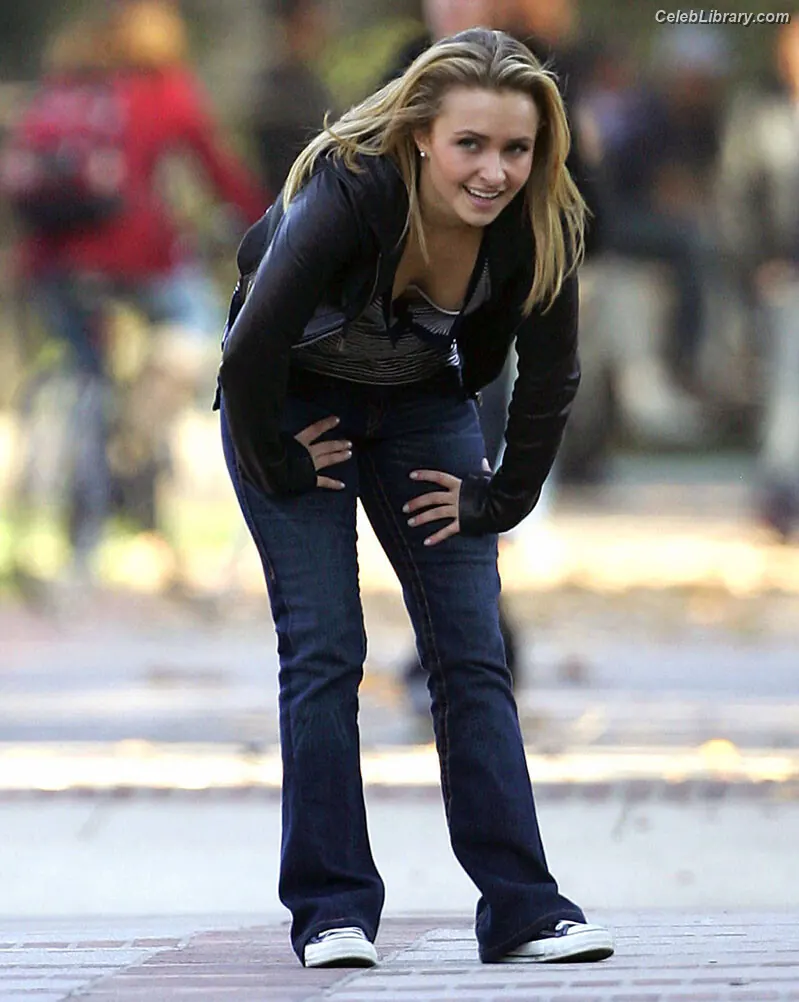 Hayden Panettiere photo 16 of 405