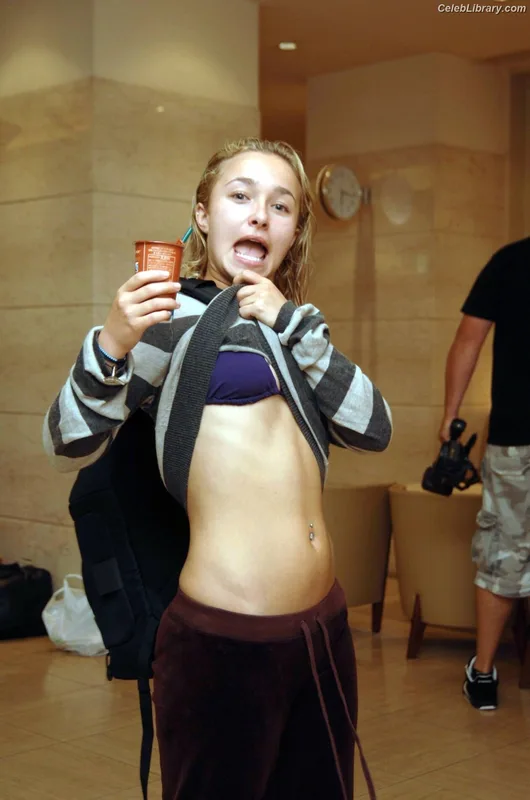 Hayden Panettiere photo 14 of 406
