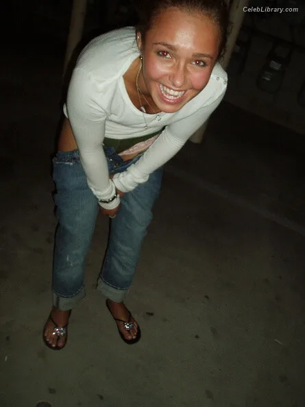 Hayden Panettiere photo 8 of 406