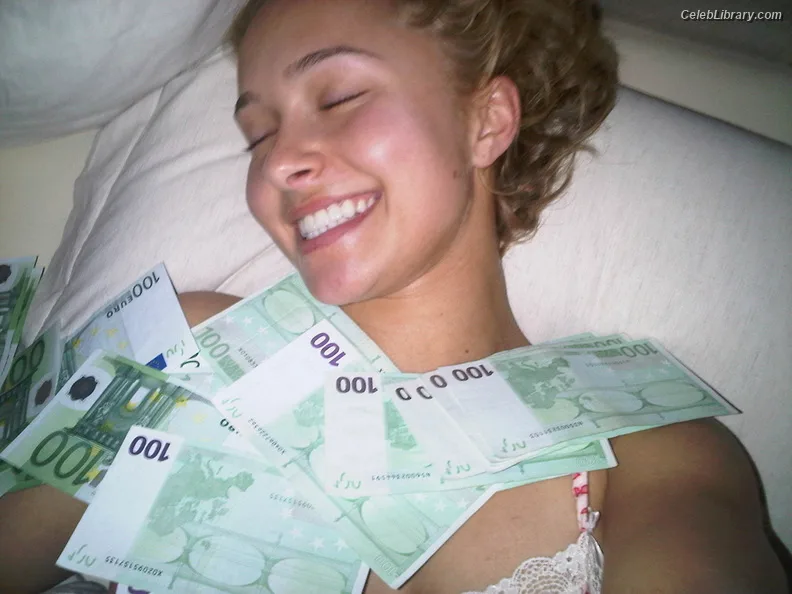 Hayden Panettiere photo 9 of 406