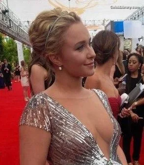 Hayden Panettiere photo 12 of 406