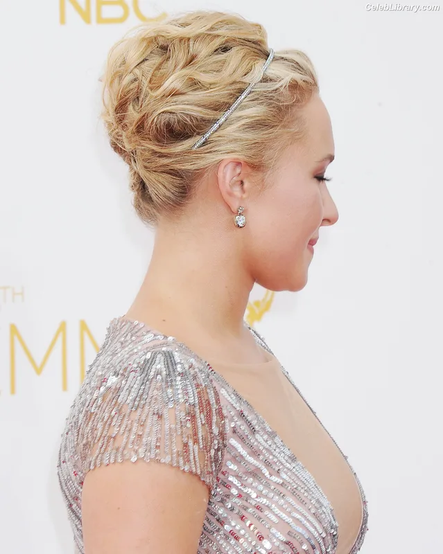 Hayden Panettiere photo 22 of 406