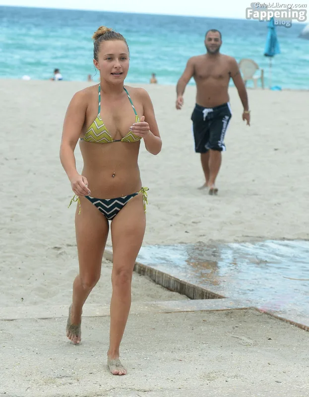 Hayden Panettiere photo 21 of 406