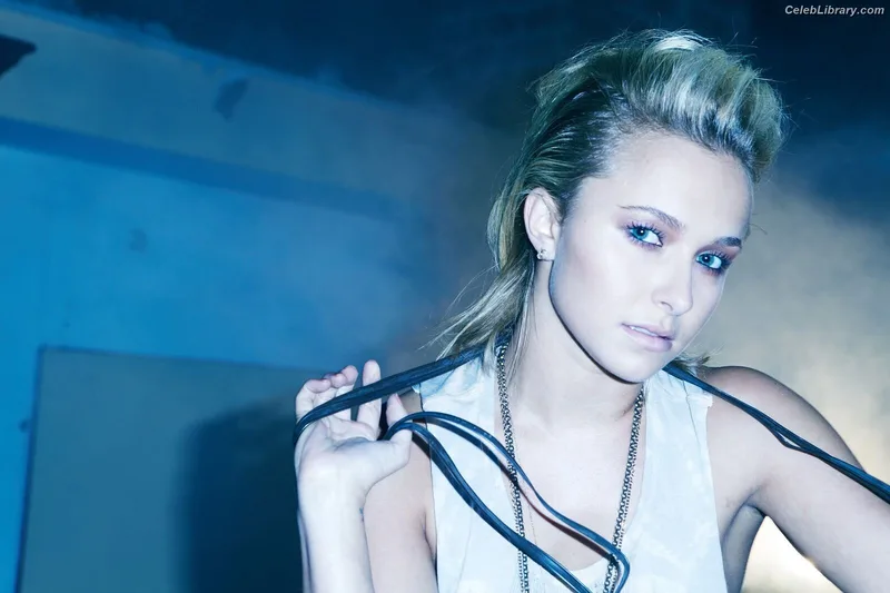 Hayden Panettiere photo 21 of 406