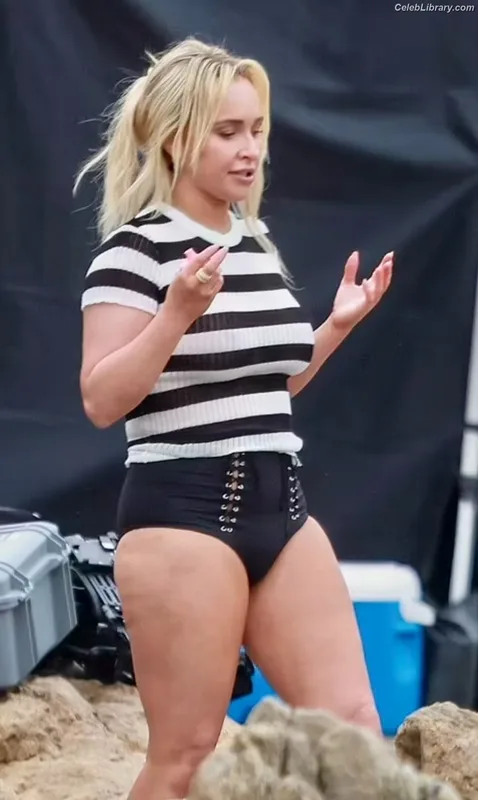 Hayden Panettiere photo 11 of 406