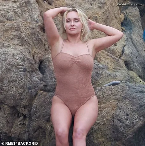Hayden Panettiere photo 3 of 406
