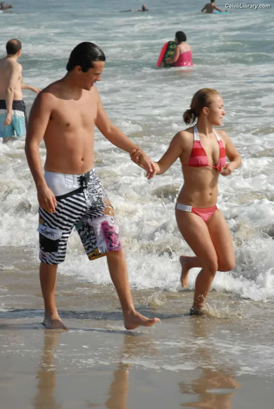 Hayden Panettiere photo 18 of 406