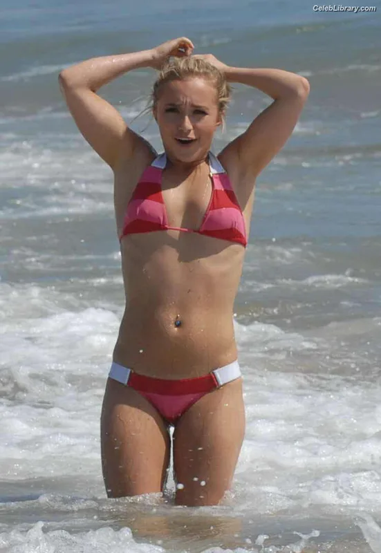 Hayden Panettiere photo 20 of 406