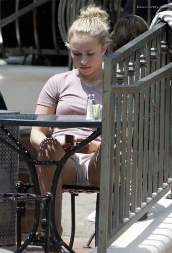Hayden Panettiere photo 8 of 406